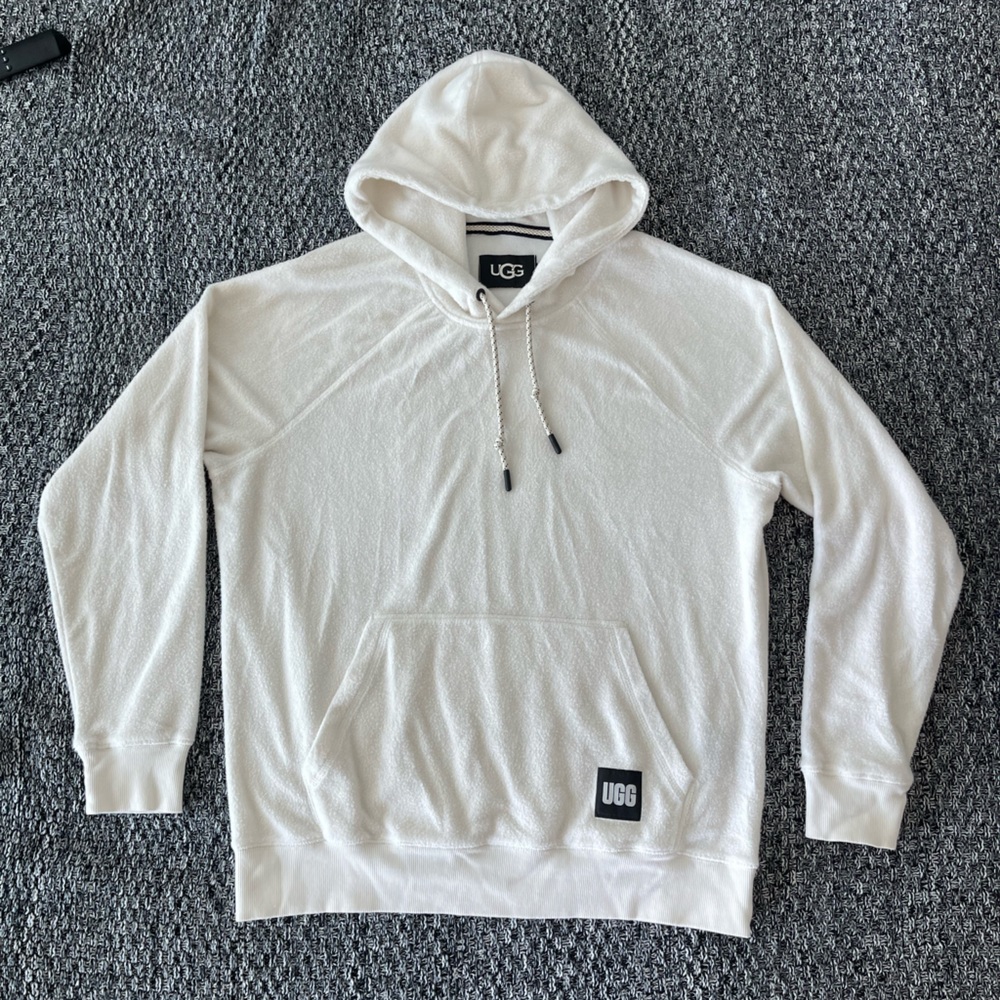 UGG sweatshirt. Cozy/Comfy warm lightweight jacket. Size M